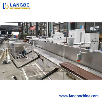 สายการผลิตแผ่นผนัง WPC พิเศษพร้อมเครื่องอัดรีดสกรูคู่ทรงกรวย