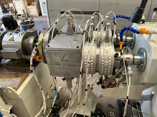 เครื่องรีดพลาสติก เครื่องจักรพลาสติก เครื่องอัดรีดท่อ PVC PP PE เครื่องทำท่อ PVC