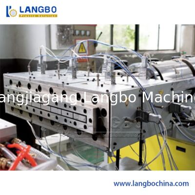 เครื่องทําแผ่นเพดาน/ผนัง PVC / WPC / PS เครื่องทํากรอบประตู PVC สายการผลิตกระจก