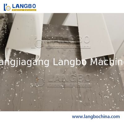 1180 มิลลิเมตร ขนาดโปรไฟล์ เครื่องทํากระเป๋าสายพีวีซี ด้วยโต๊ะปรับขนาด 8 มิตร และเครื่องบดสกรูคู่โคนิค 55/110