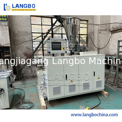 เครื่องทําโปรไฟล์การป้องกันสายเคเบิล PVC Trunk Extrusion Line