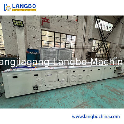 55/110 โคนิค Twin Screw Extruder PVC Profile Extrusion Line สําหรับ 1180 มิลลิเมตร คาเบิ้ลทรูม ด้วยพลังงานมอเตอร์ 22KW