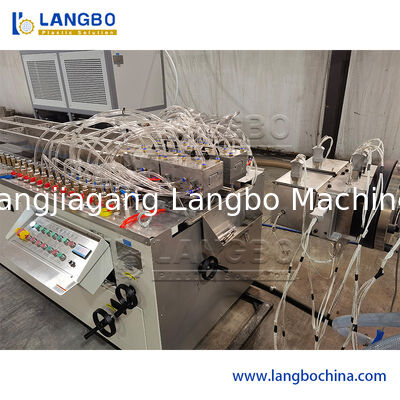 เครื่องทําโปรไฟล์การป้องกันสายเคเบิล PVC Trunk Extrusion Line