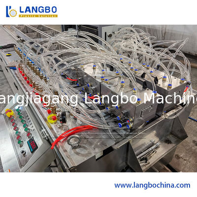 ราคาโรงงาน 55/110 เครื่องอัดรีดสกรูคู่ทรงกรวยสำหรับท่อร้อยสายไฟ PVC พร้อมขนาดโปรไฟล์ 1180 มม. และกำลังมอเตอร์ 22KW