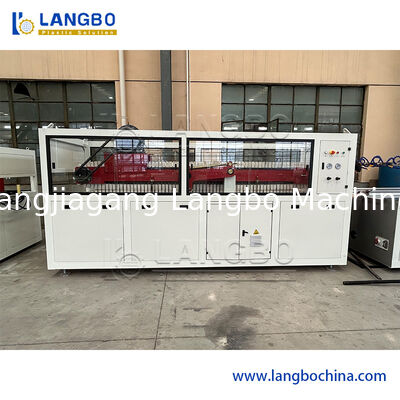 สายการผลิตการอัดขึ้นรูปโปรไฟล์ PVC PP PE Wood Plastic WPC, แผงผนัง, พื้นระเบียง และกรอบประตูหน้าต่าง