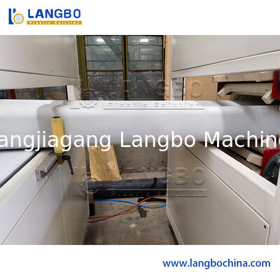 PE PP ไม้-พลาสติก decking Fence โปรไฟล์พื้น extrusion สายการผลิตที่ใช้ในพื้นภายในหรือภายนอก / Parapets / ตู้