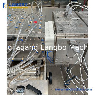 สายการผลิตการอัดขึ้นรูปสำหรับโปรไฟล์ตกแต่งประตู พื้น PVC PE PP WPC