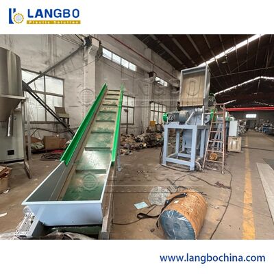 สายการรีไซเคิล PET ความจุ 300-5000 กก./ชม. ขนาดเกล็ด 14 มม. แรงดันไฟฟ้า 380V สำหรับการรีไซเคิลขวด PET