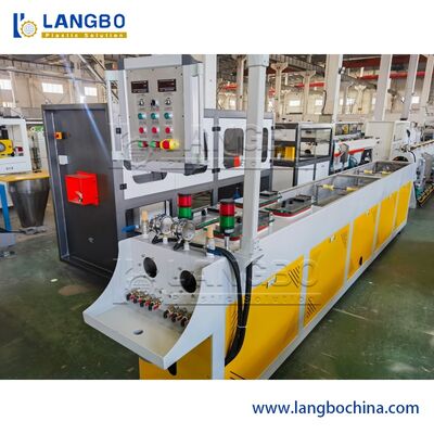 สายการผลิตท่อน้ําพลาสติก PVC เครื่องทําท่อ PVC ด้วยเครื่องบดประสิทธิภาพสูง ด้วยราคาที่น่าสนใจ