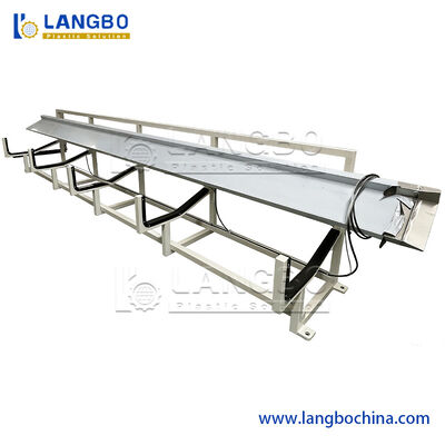 เครื่องจักรผลิตท่อร้อยสายไฟ PVC แบบสกรูคู่กรวย เครื่องทำโปรไฟล์ท่อส่งสัญญาณ