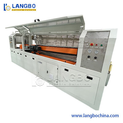 เครื่องจักรผลิตท่อร้อยสายไฟ PVC แบบสกรูคู่กรวย เครื่องทำโปรไฟล์ท่อส่งสัญญาณ