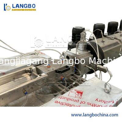 เครื่องทำโปรไฟล์ PVC เครื่องอัดรีดโปรไฟล์ PVC สำหรับป้ายราคาซูเปอร์มาร์เก็ต