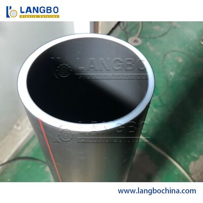 PE Pipe Extruder ระบบอาหารอัตโนมัติ สกรูแม่นยําสูงสําหรับการผสมแบบเรียบร้อย