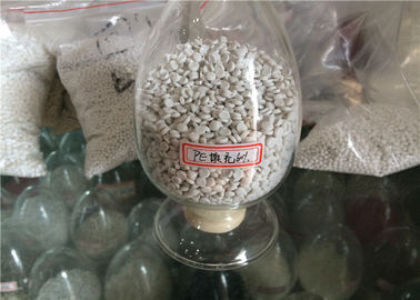 เครื่องอัดรีดสกรูคู่ / สอง / คู่พร้อมเม็ดพลาสติก PET เม็ดสี EVA