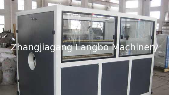 สายการอัดรีดท่อ PPR ที่ทนทานพร้อมแทร็กตีนตะขาบสองแทร็ก & เครื่องดึงแทร็กตีนตะขาบหลายแทร็ก