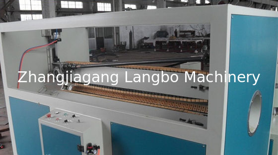 สายการอัดรีดท่อ PPR ที่ทนทานพร้อมแทร็กตีนตะขาบสองแทร็ก & เครื่องดึงแทร็กตีนตะขาบหลายแทร็ก