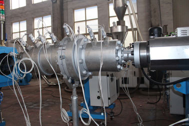 สายการผลิต Extrusion Line Ppr เส้นผ่านศูนย์กลางขนาดใหญ่ 12m / นาทีพร้อมระบบควบคุมระยะไกล