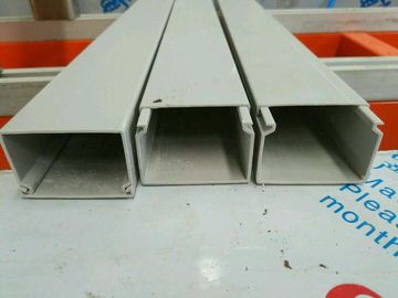 รายละเอียดพีวีซี / UPVC เครื่องทำประตูและหน้าต่างเครื่องอัดเกลียวคู่