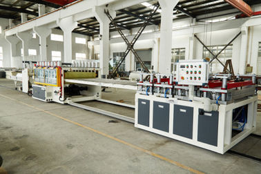 พลาสติก PVC โปรไฟล์หมอก Extruder WPC Widows รางประตูพื้น PP PE PC กระดาษโฮลบอร์ด แผ่นปิด ABS PMMA โปรไฟล์สาย Extrusion