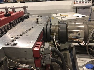 ความเหมาะสมของโฟลล์หลายขนาด พีวีซี โปรไฟล์บอร์ด Extruder เครื่องผลิตแผ่นเปลือก