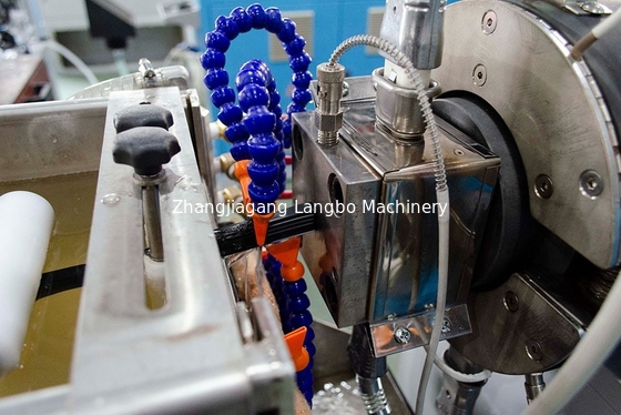 Garden Outdoor WPC Profile Extrusion Line แผ่นพื้นแข็ง