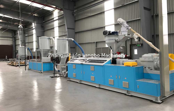 เครื่องผลิตสูงไม้พลาสติก WPC โปรไฟล์ฝาผนัง