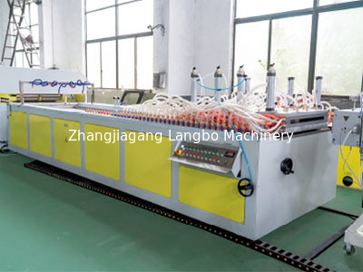 เครื่องผลิตโปรไฟล์ PVC อุตสาหกรรม สําหรับขนาดโปรไฟล์ตามสั่ง
