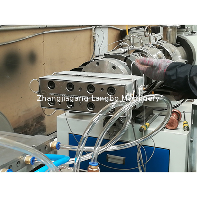 Siemens Motor Power สายการผลิตผลิตโปรไฟล์พลาสติก PVC แบบอัตโนมัติเต็ม สําหรับการผลิตชั้นนํา