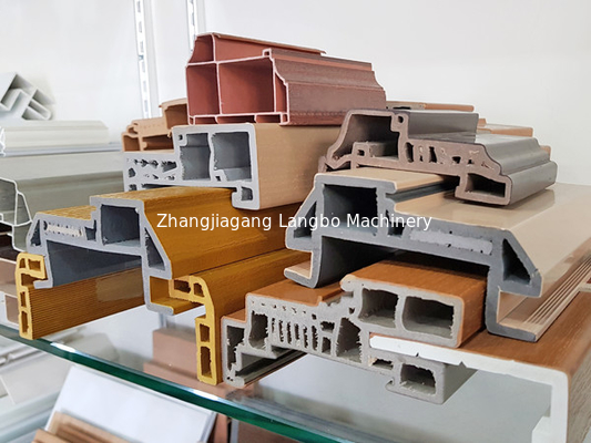 พลาสติก PVC มุมลูกปัดโปรไฟล์ Extrusion Line ฉนวนกันความร้อนด้วย Touch Screen