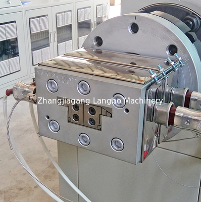 ระบบการผลิตไม้ที่ประหยัดพลังงาน เครื่องบดไม้ สําหรับกรอบหน้าต่าง PVC